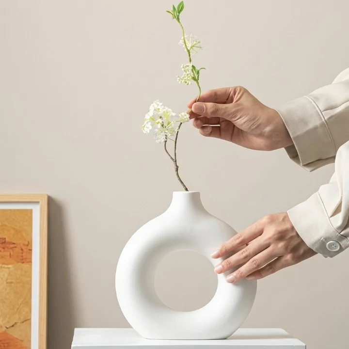 Elegant Donut Shape Ceramic Flower Vase