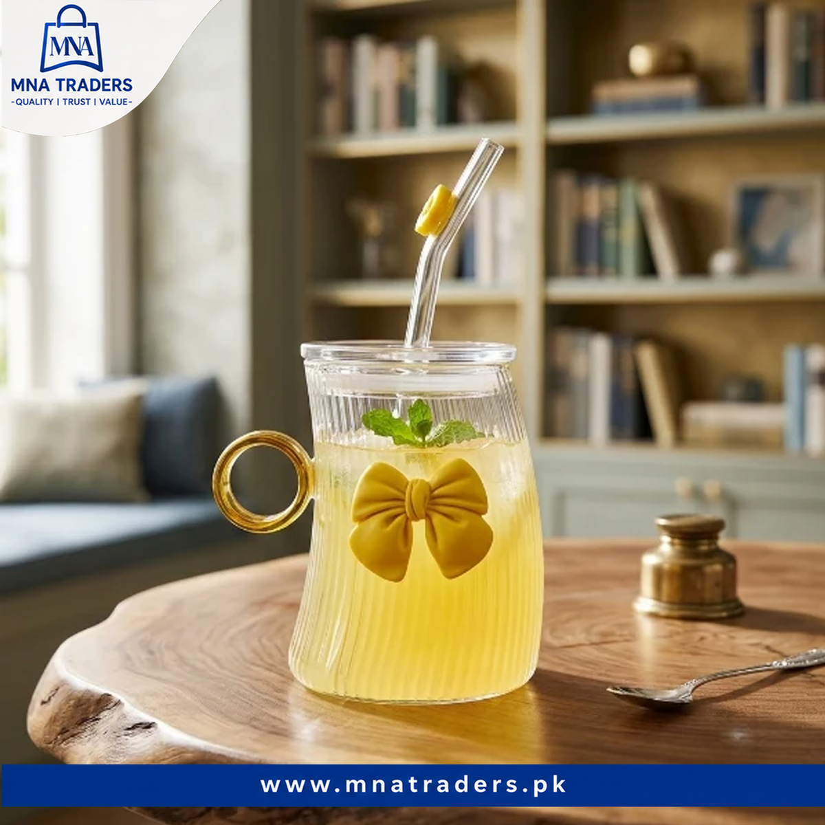 Elegant Curved Bow Glass Mug with Straw
